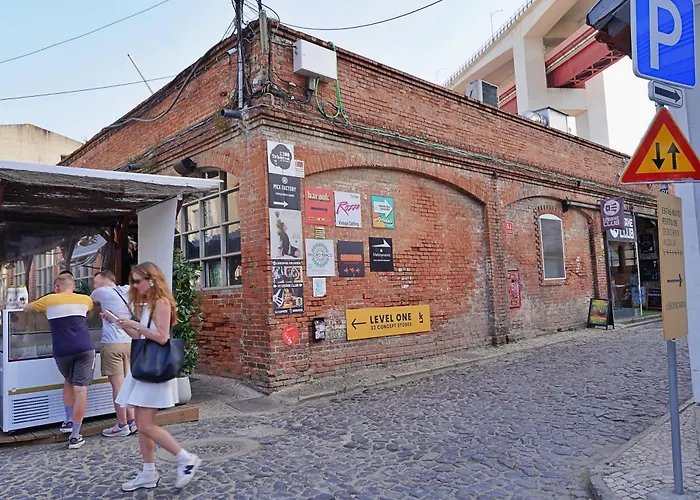 Mbird Lx Yard * リスボン