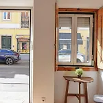 Mbird Lx Yard Apartamento *